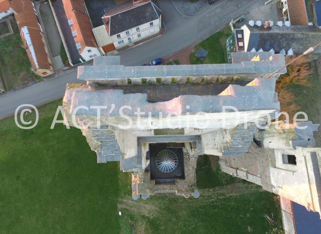 Abbaye du Mont St-Eloi, l'Abbaye vue du ciel. Photographies aériennes par drone Pas-de-Calais. ©ACT'Studio Drone.