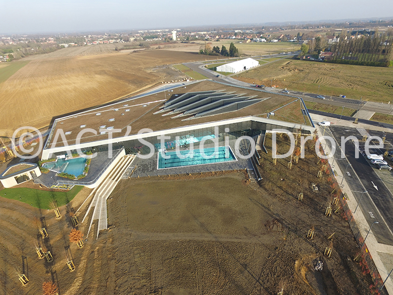 Sourcéane Douai, le centre aquatique vue du ciel. ©ACT'Studio Drone.
