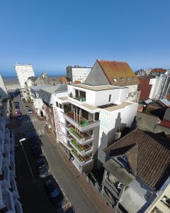 Vue aérienne du futur immeuble, insertion dans la rue Saint-Louis Le Touquet Paris-Plage